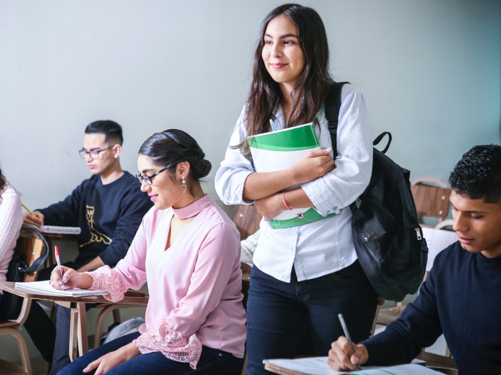 https://estoicconsulting.com/wp-content/uploads/2023/12/regreso-a-clases-de-educacion-media-superior-y-superior-en-cdmx.jpg